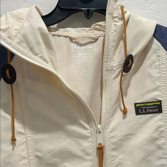 L.L. Bean Multicolor Hooded Jacket - Picture 3 of 4